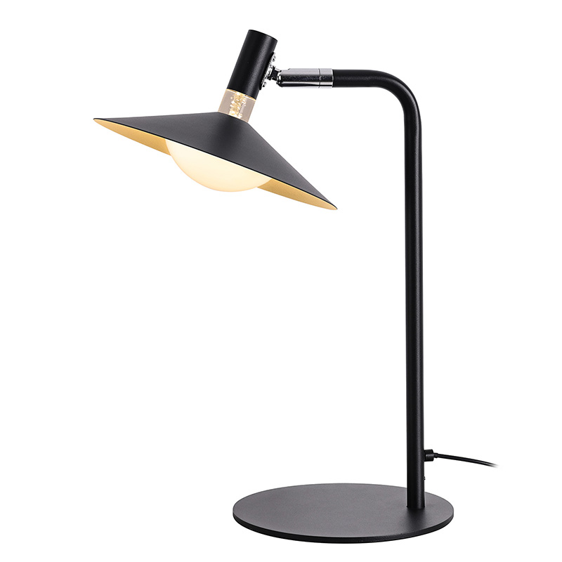 Retro priemyselná kovová stolná lampa s teplým svetlom